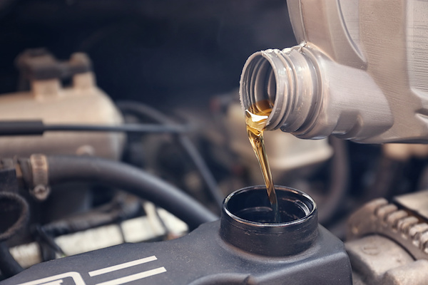 What Types of Engine Oil Are There?